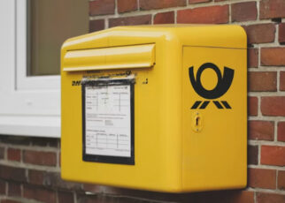 Correo postal